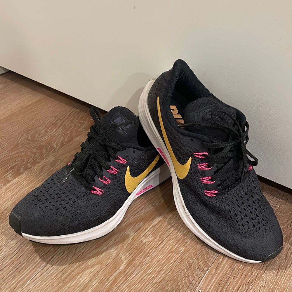 Women’s Nike Zoom Running Shoe, Size 7, Dark Blue/Pink/Gold